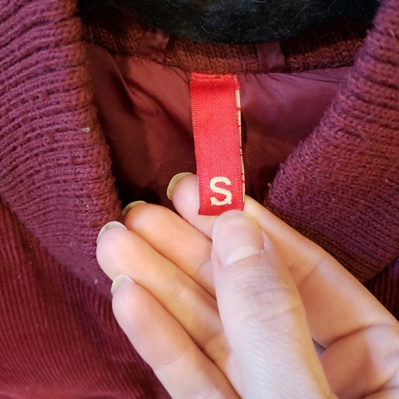 H&M burgyndy puffer vest with corduroy detailing S - Picture 5 of 6